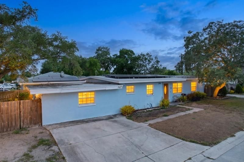 For Sale: $475,000 (3 beds, 2 baths, 1941 Square Feet)