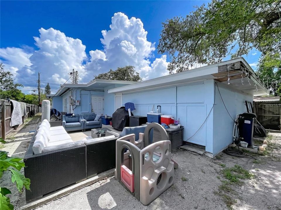 For Sale: $475,000 (3 beds, 2 baths, 1941 Square Feet)