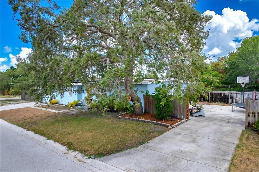 For Sale: $475,000 (3 beds, 2 baths, 1941 Square Feet)