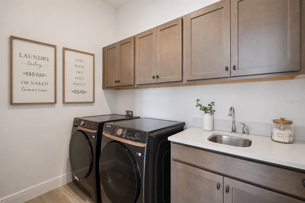 For Sale: $990,000 (5 beds, 3 baths, 3068 Square Feet)