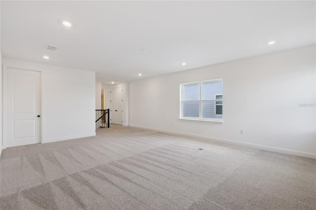 For Sale: $990,000 (5 beds, 3 baths, 3068 Square Feet)