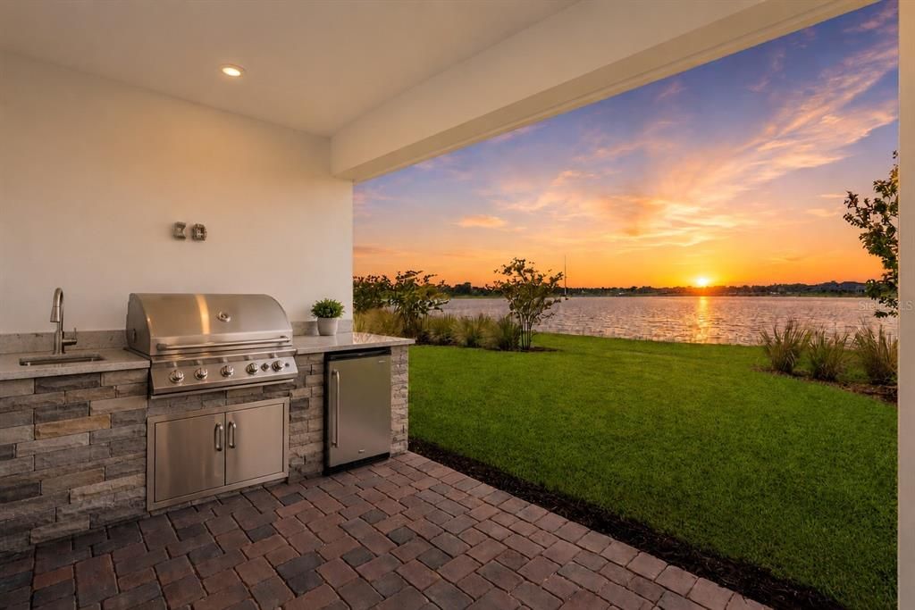 For Sale: $990,000 (5 beds, 3 baths, 3068 Square Feet)