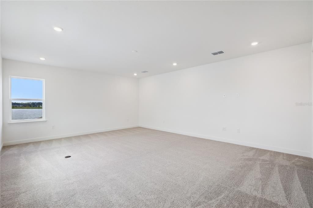 For Sale: $990,000 (5 beds, 3 baths, 3068 Square Feet)