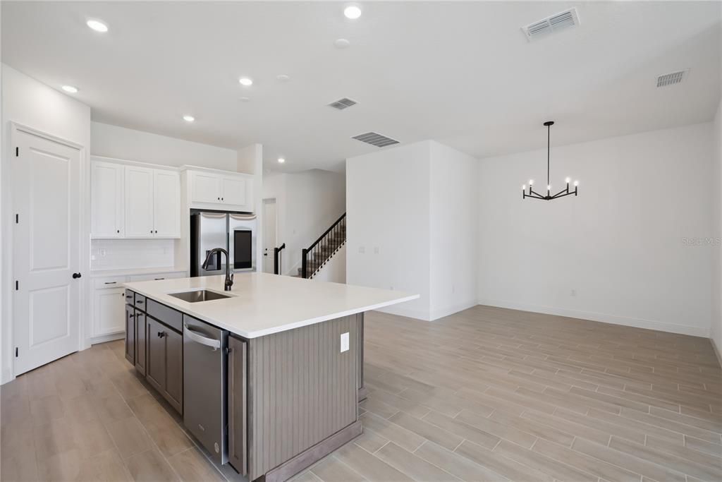 For Sale: $990,000 (5 beds, 3 baths, 3068 Square Feet)