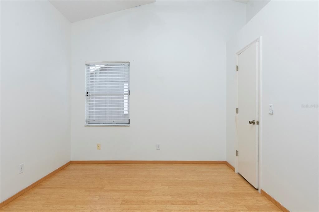 For Rent: $2,400 (3 beds, 2 baths, 1676 Square Feet)