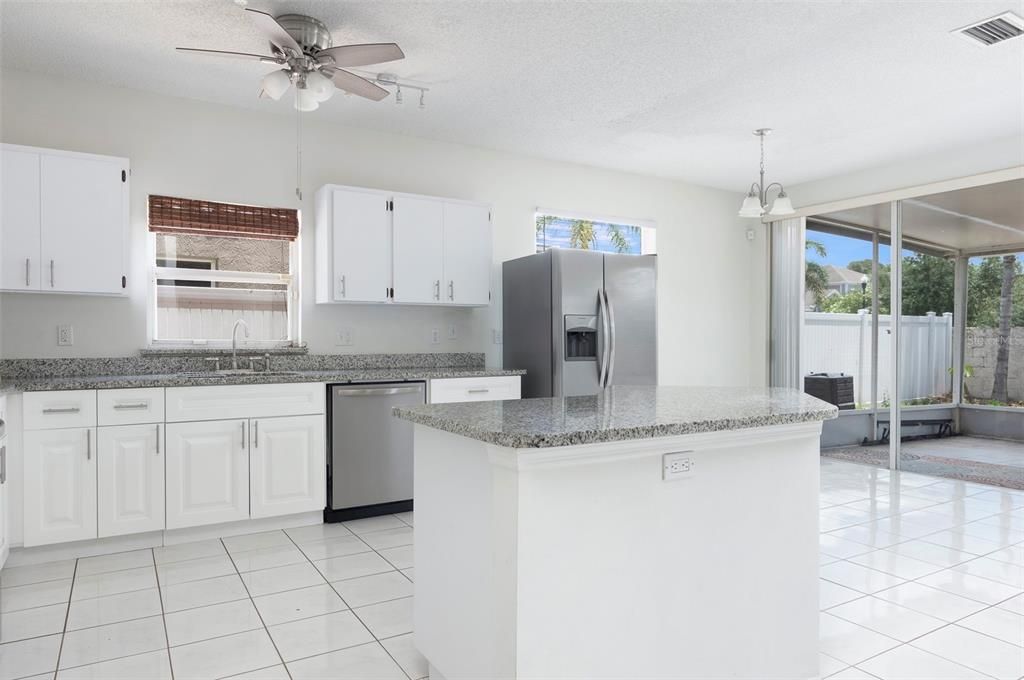 For Rent: $2,400 (3 beds, 2 baths, 1676 Square Feet)
