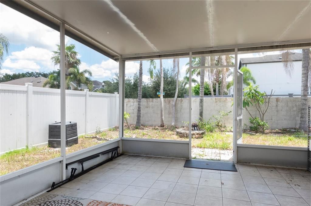 For Rent: $2,400 (3 beds, 2 baths, 1676 Square Feet)