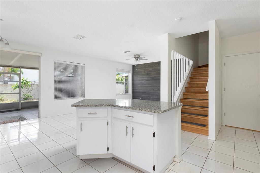 For Rent: $2,400 (3 beds, 2 baths, 1676 Square Feet)