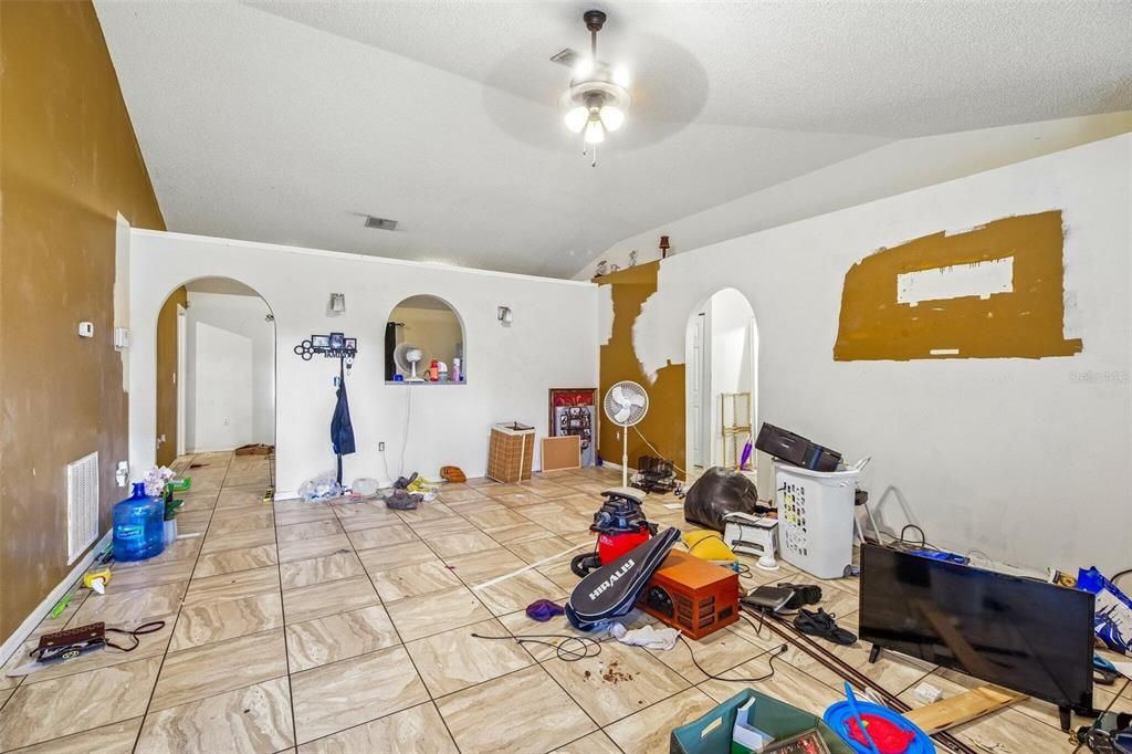 For Sale: $259,900 (3 beds, 2 baths, 1332 Square Feet)