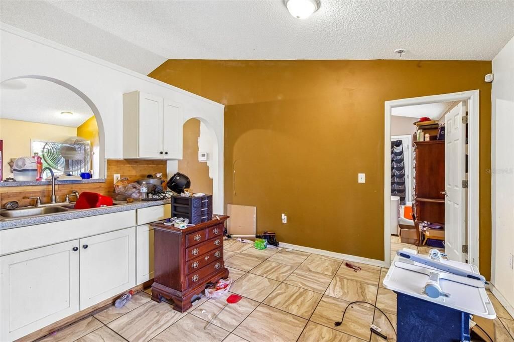 For Sale: $259,900 (3 beds, 2 baths, 1332 Square Feet)