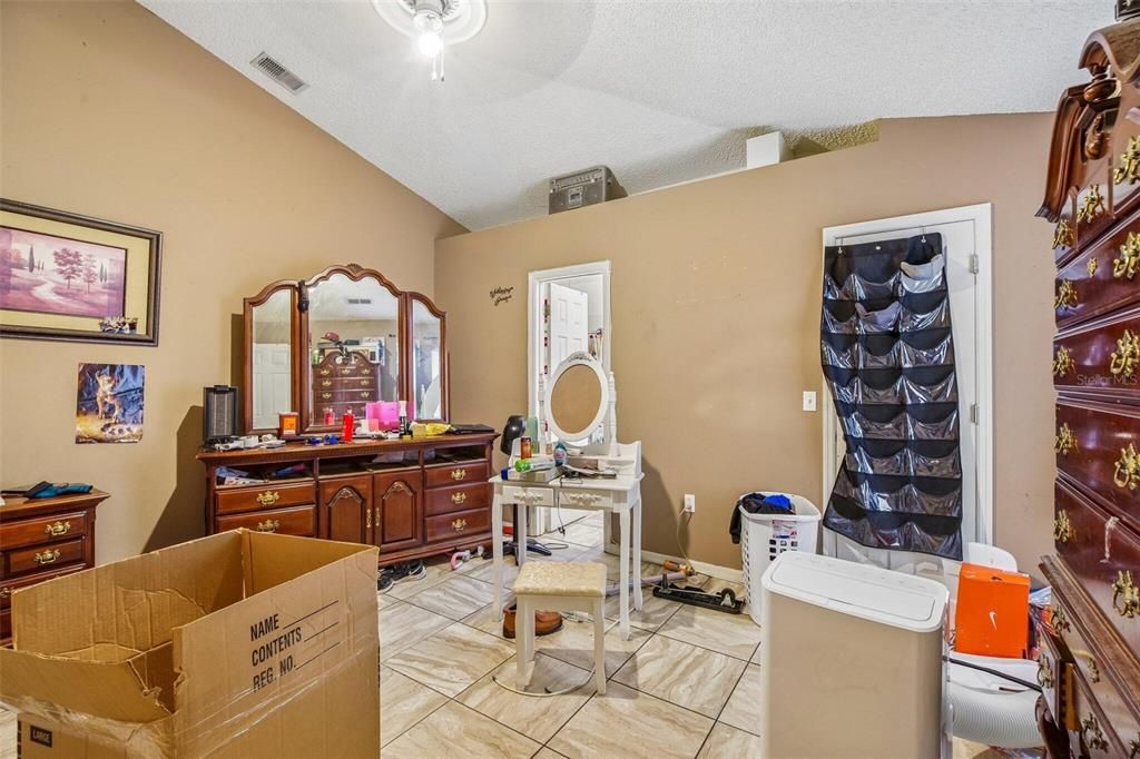 For Sale: $259,900 (3 beds, 2 baths, 1332 Square Feet)