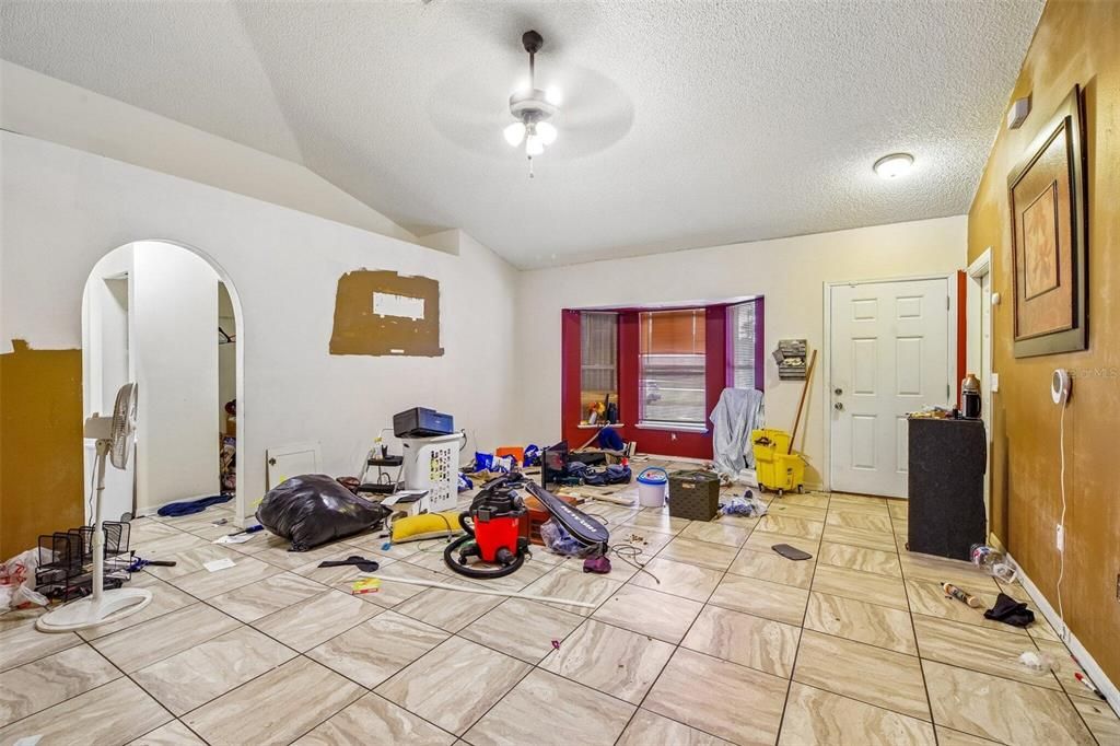 For Sale: $259,900 (3 beds, 2 baths, 1332 Square Feet)