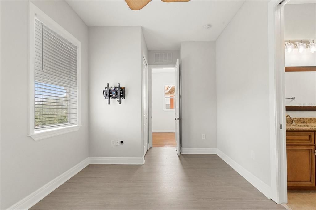 For Sale: $815,000 (2 beds, 3 baths, 2004 Square Feet)