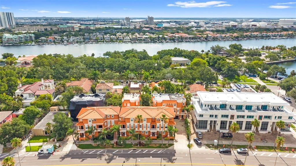 For Sale: $815,000 (2 beds, 3 baths, 2004 Square Feet)