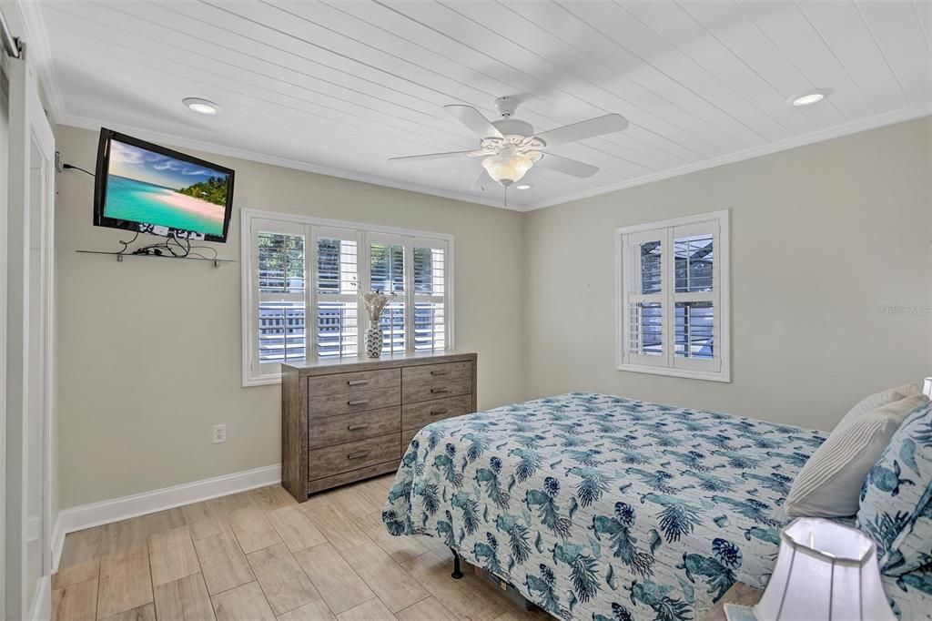 For Sale: $495,000 (2 beds, 2 baths, 1316 Square Feet)