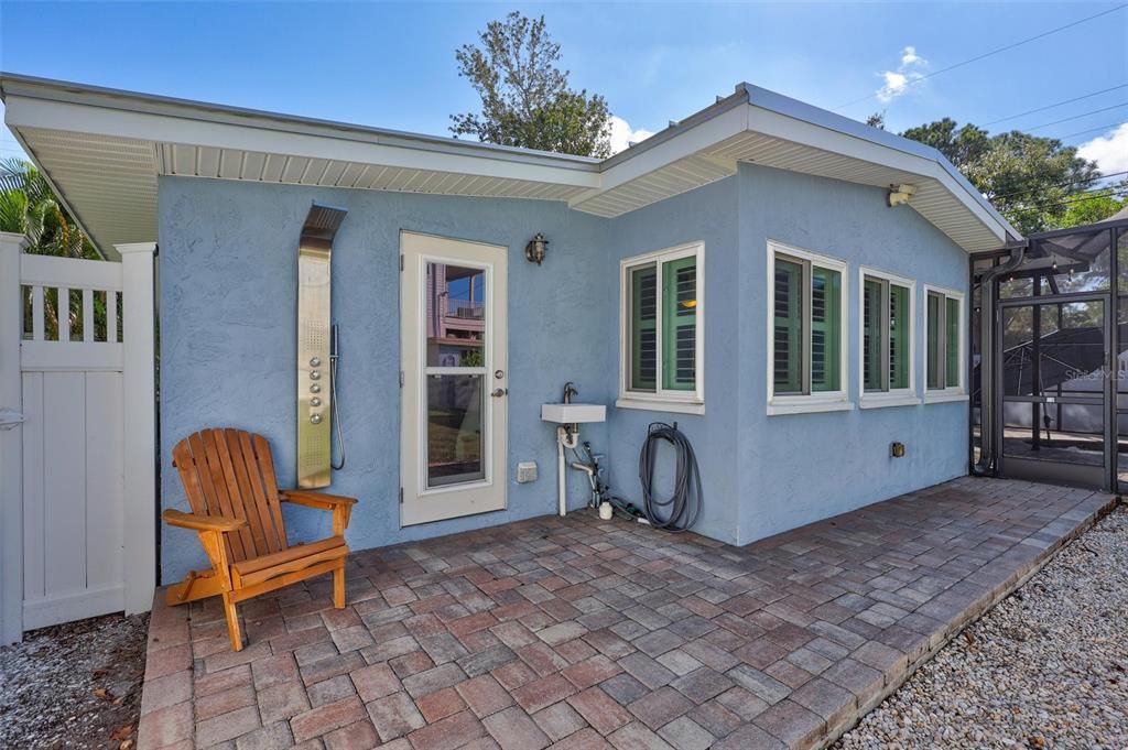 For Sale: $495,000 (2 beds, 2 baths, 1316 Square Feet)