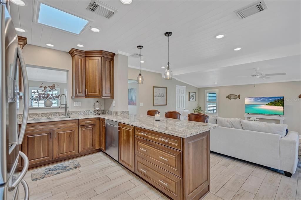 For Sale: $495,000 (2 beds, 2 baths, 1316 Square Feet)