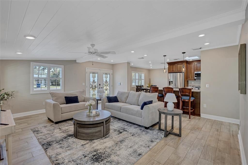 For Sale: $495,000 (2 beds, 2 baths, 1316 Square Feet)
