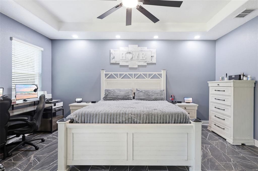 En Venta: $475,000 (4 camas, 2 baños, 2529 Pies cuadrados)