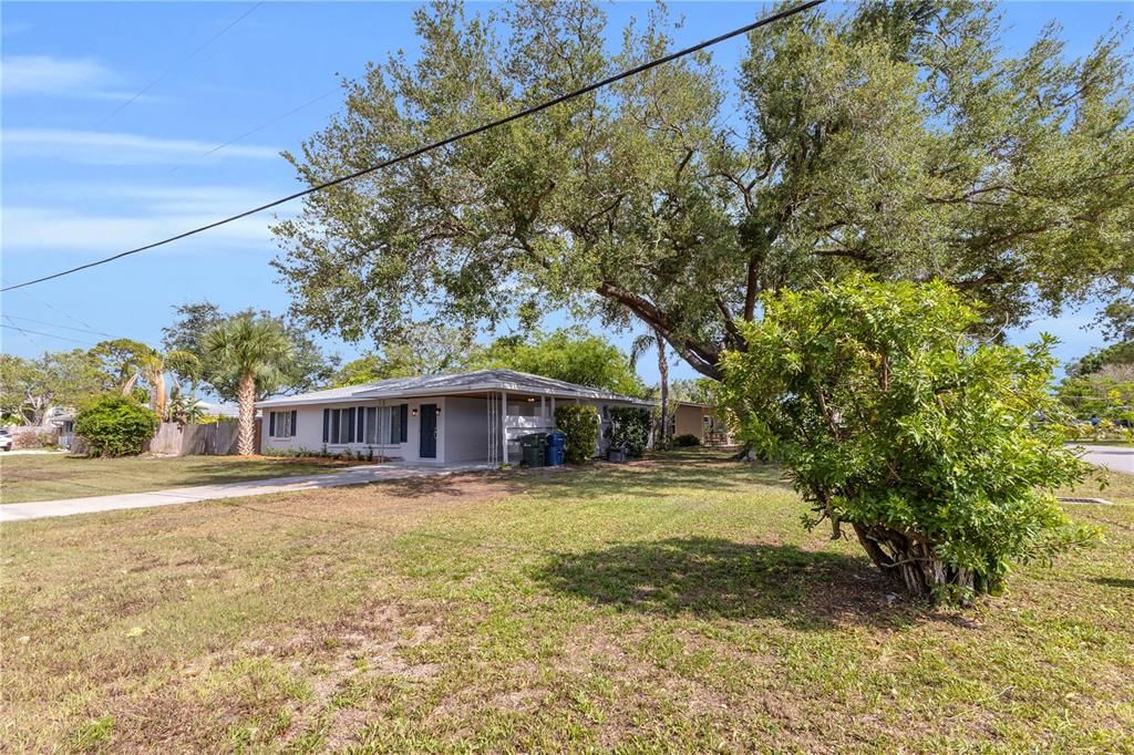 For Sale: $329,500 (3 beds, 2 baths, 1318 Square Feet)