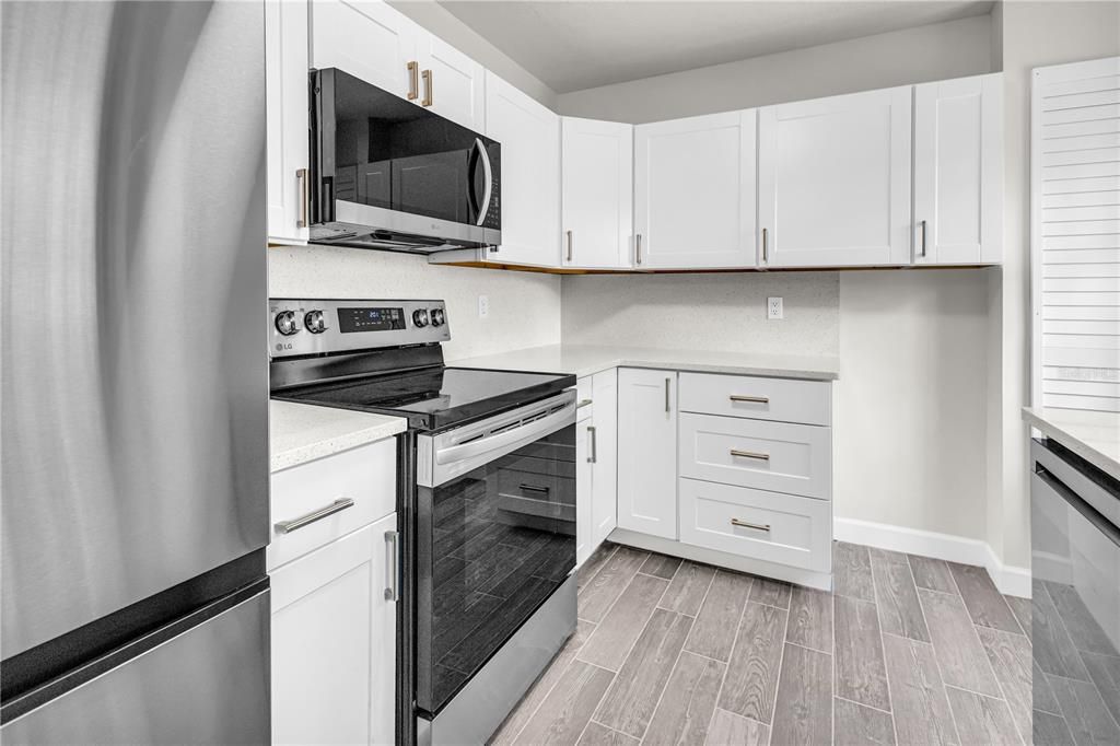 For Sale: $329,500 (3 beds, 2 baths, 1318 Square Feet)