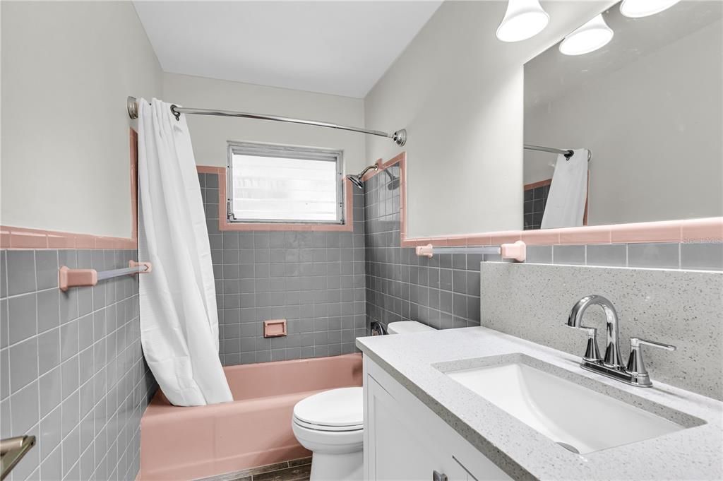 For Sale: $329,500 (3 beds, 2 baths, 1318 Square Feet)