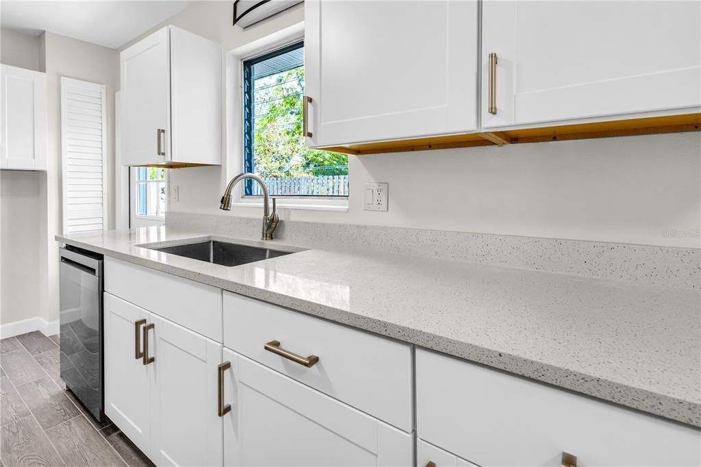 For Sale: $329,500 (3 beds, 2 baths, 1318 Square Feet)
