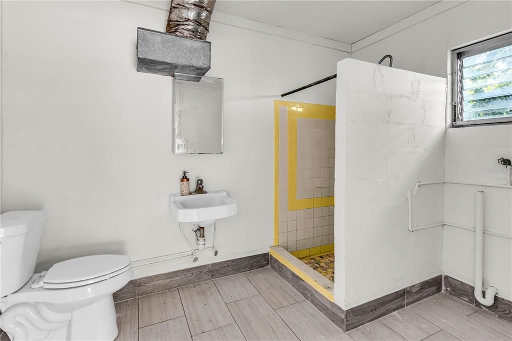 For Sale: $329,500 (3 beds, 2 baths, 1318 Square Feet)