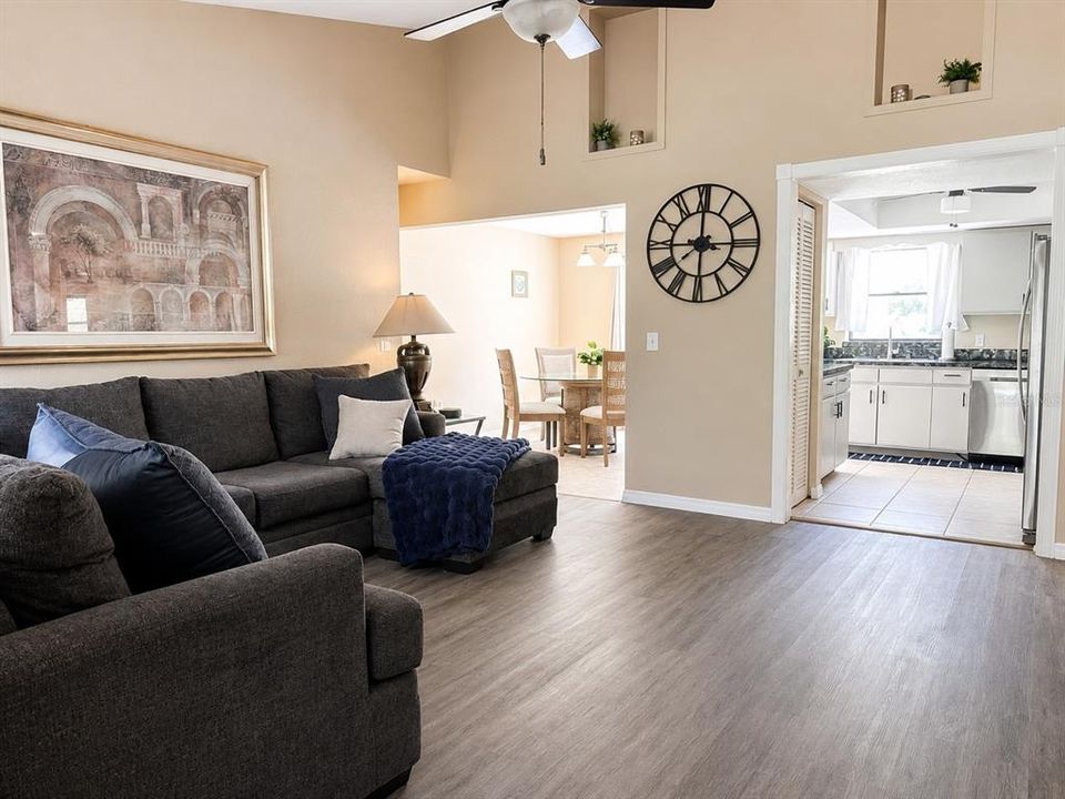 En Venta: $279,000 (3 camas, 2 baños, 1388 Pies cuadrados)
