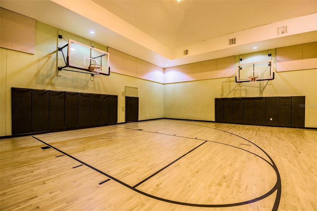 For Sale: $249,900 (1 beds, 1 baths, 867 Square Feet)