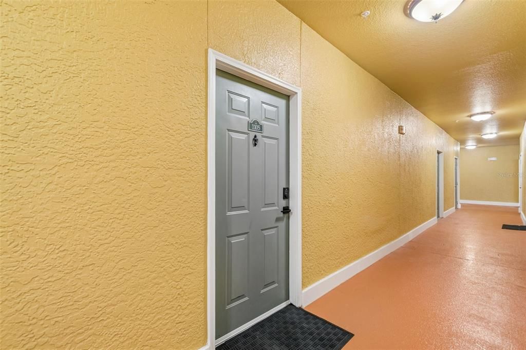 For Sale: $249,900 (1 beds, 1 baths, 867 Square Feet)