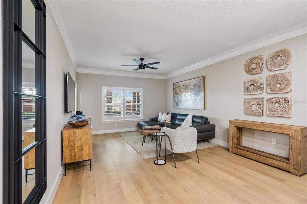 For Sale: $249,900 (1 beds, 1 baths, 867 Square Feet)