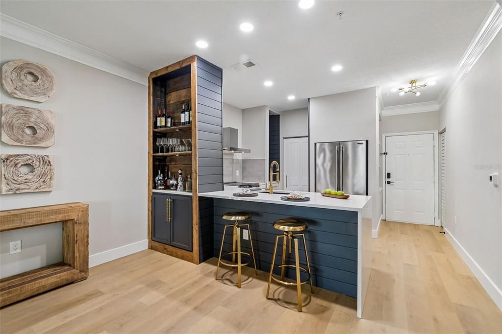 For Sale: $249,900 (1 beds, 1 baths, 867 Square Feet)