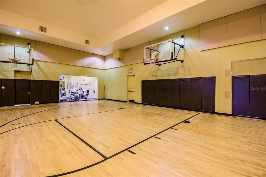 For Sale: $249,900 (1 beds, 1 baths, 867 Square Feet)