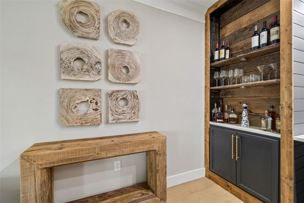 For Sale: $249,900 (1 beds, 1 baths, 867 Square Feet)