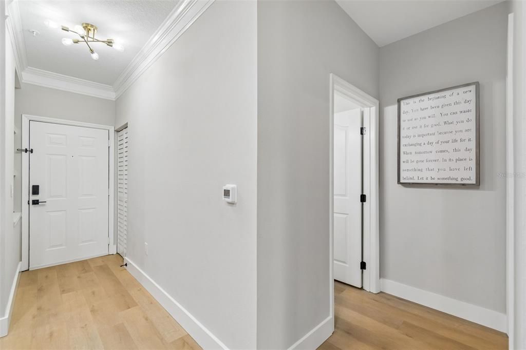 For Sale: $249,900 (1 beds, 1 baths, 867 Square Feet)