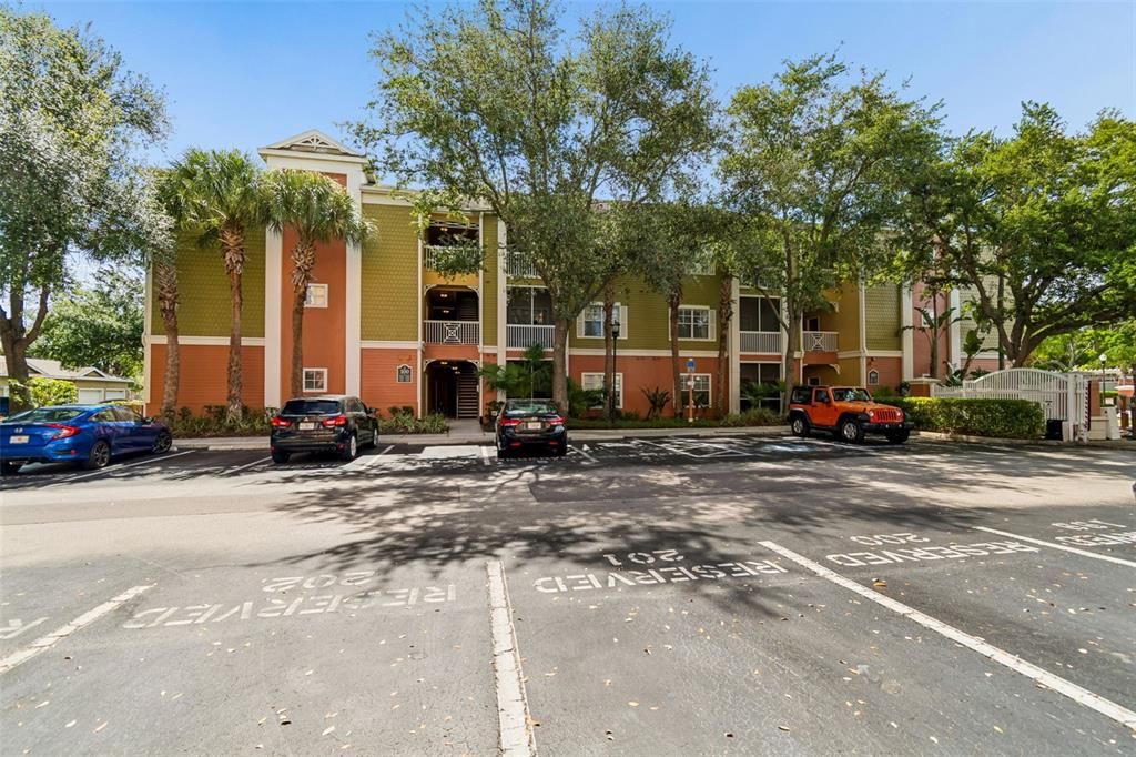 For Sale: $249,900 (1 beds, 1 baths, 867 Square Feet)