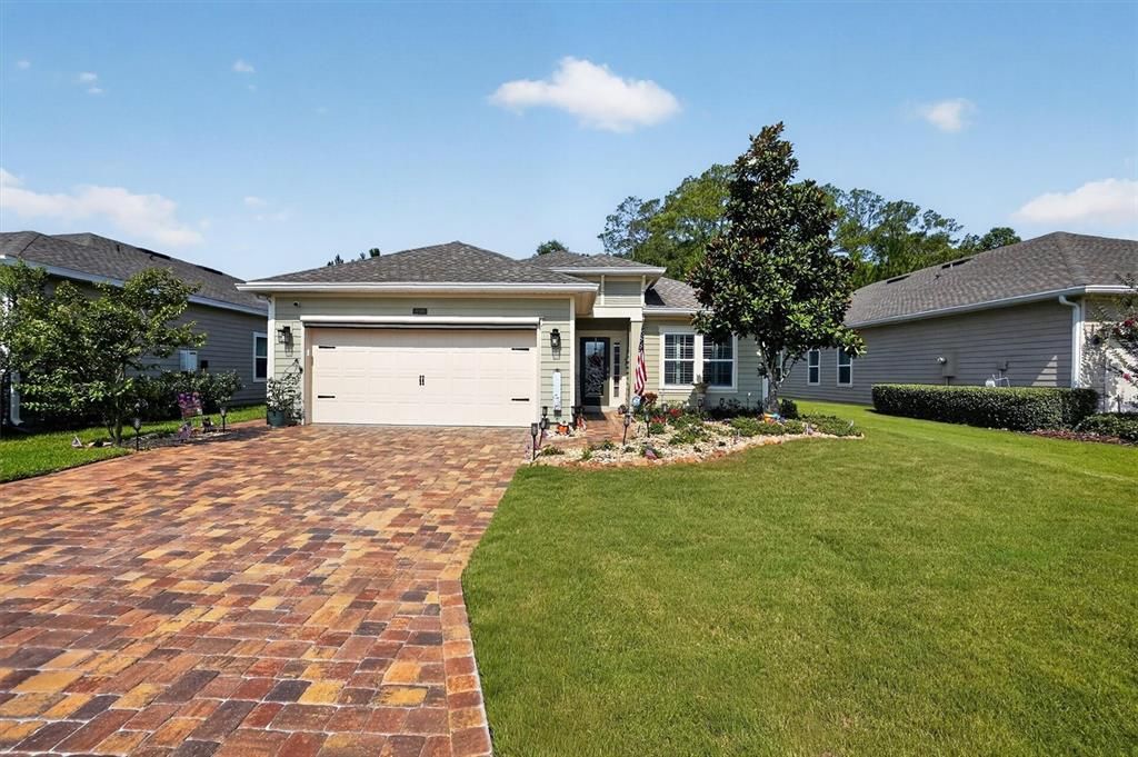 For Sale: $439,900 (3 beds, 2 baths, 1716 Square Feet)