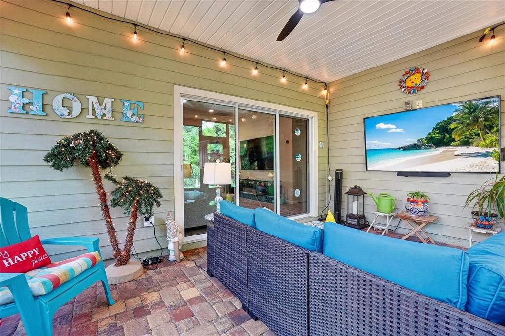 For Sale: $439,900 (3 beds, 2 baths, 1716 Square Feet)