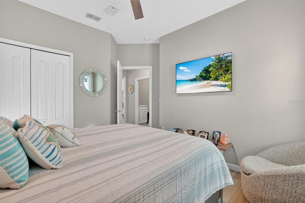 For Sale: $439,900 (3 beds, 2 baths, 1716 Square Feet)
