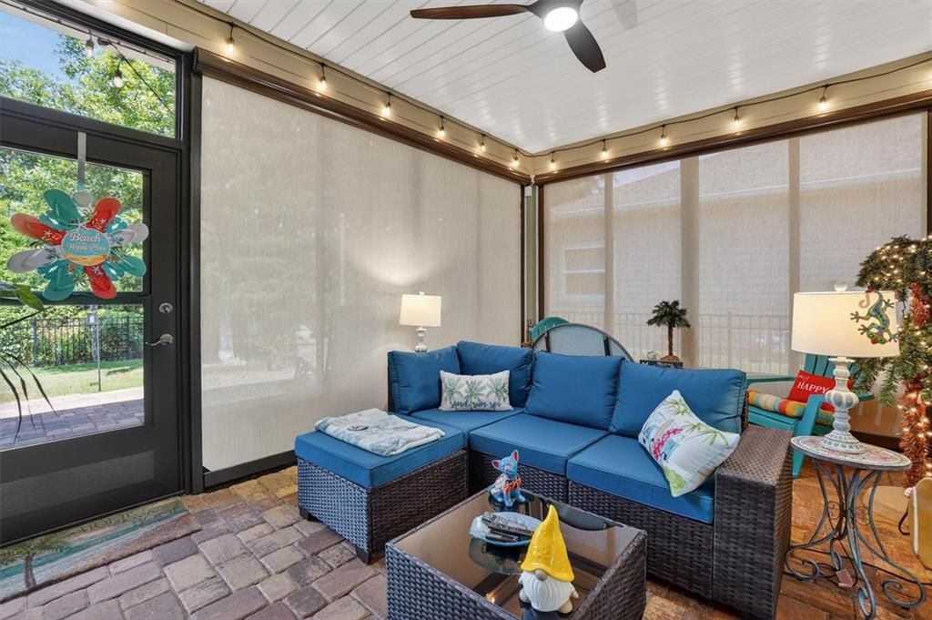 For Sale: $439,900 (3 beds, 2 baths, 1716 Square Feet)