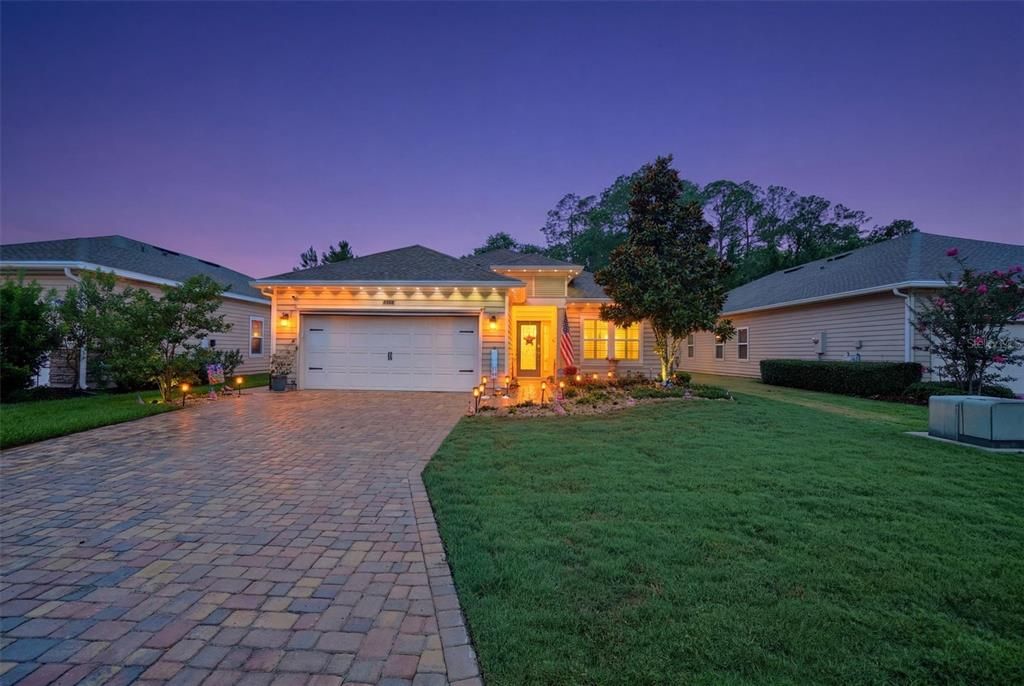 For Sale: $439,900 (3 beds, 2 baths, 1716 Square Feet)