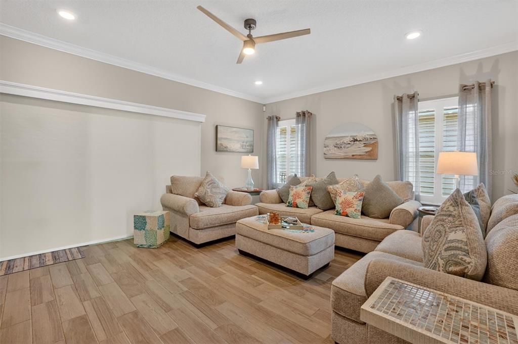 For Sale: $439,900 (3 beds, 2 baths, 1716 Square Feet)
