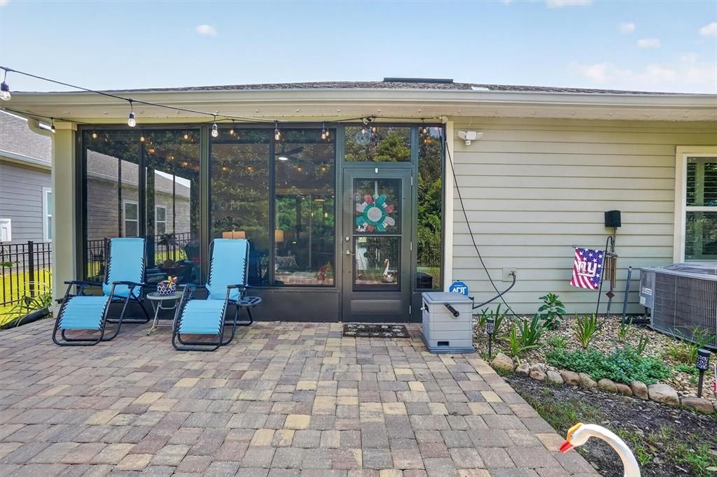 For Sale: $439,900 (3 beds, 2 baths, 1716 Square Feet)