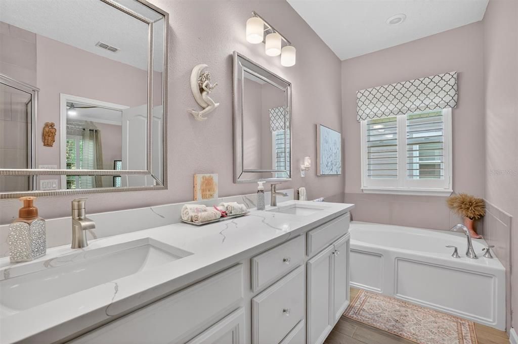 For Sale: $439,900 (3 beds, 2 baths, 1716 Square Feet)