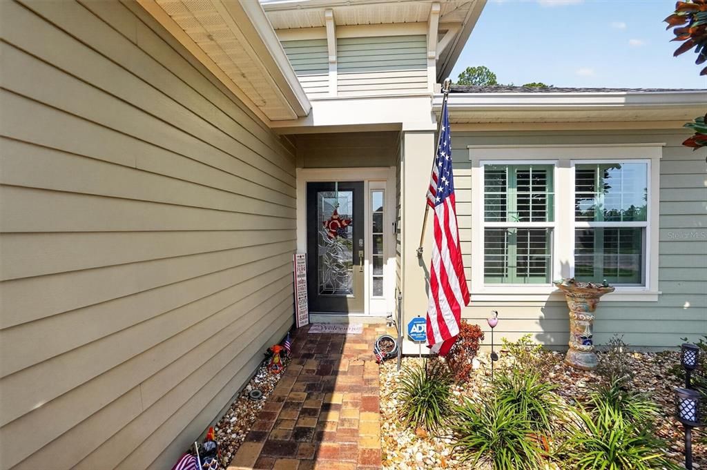 For Sale: $439,900 (3 beds, 2 baths, 1716 Square Feet)