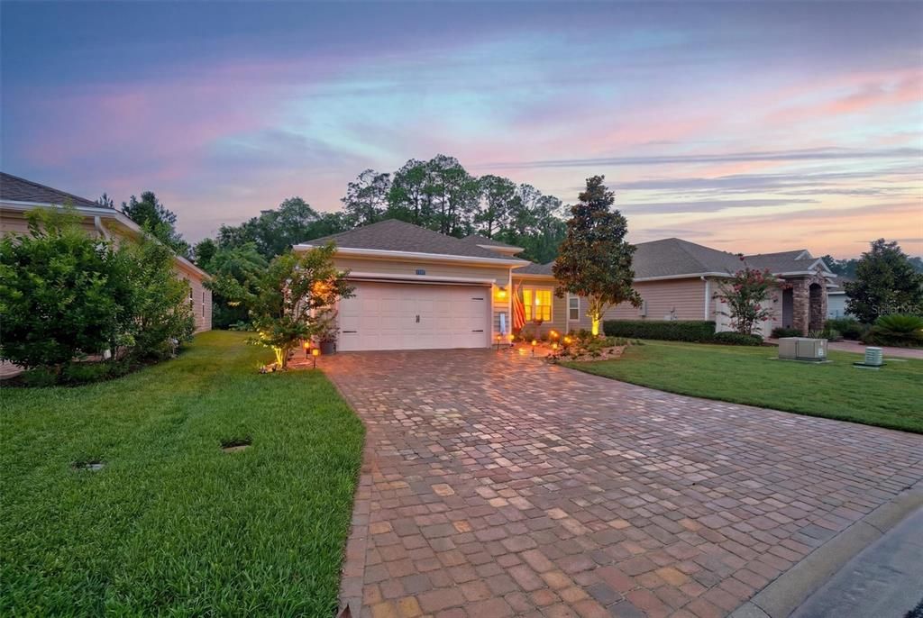 For Sale: $439,900 (3 beds, 2 baths, 1716 Square Feet)
