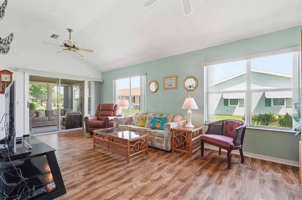 For Sale: $339,000 (2 beds, 2 baths, 1541 Square Feet)