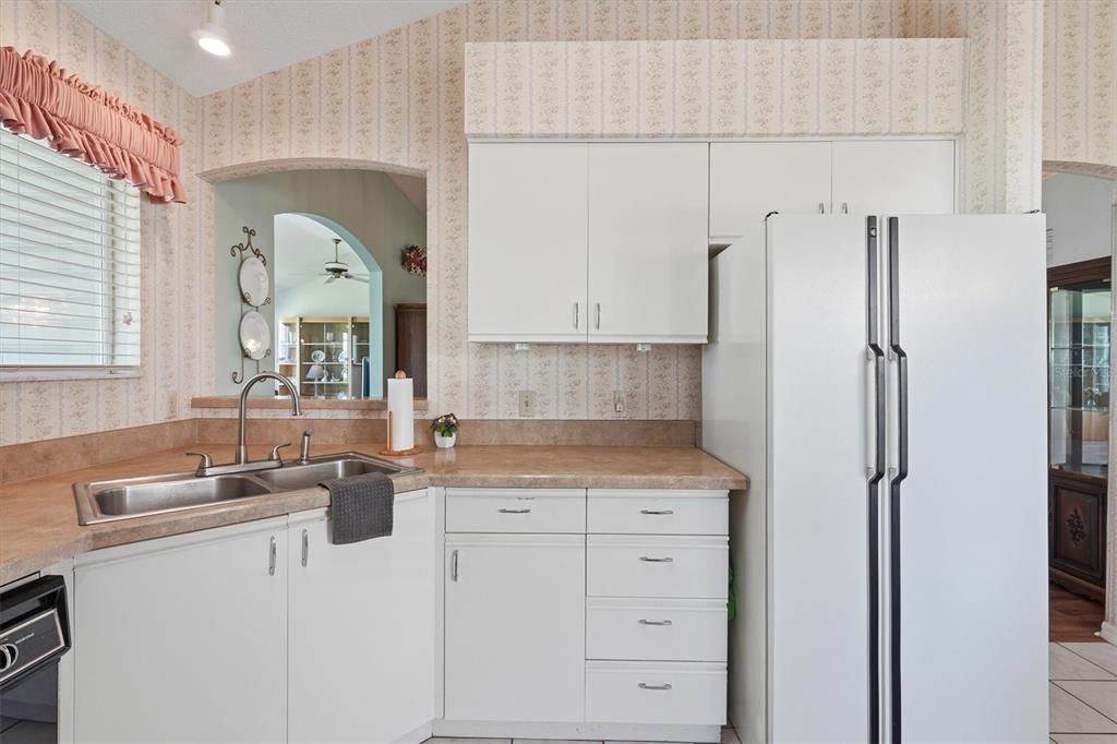 For Sale: $339,000 (2 beds, 2 baths, 1541 Square Feet)