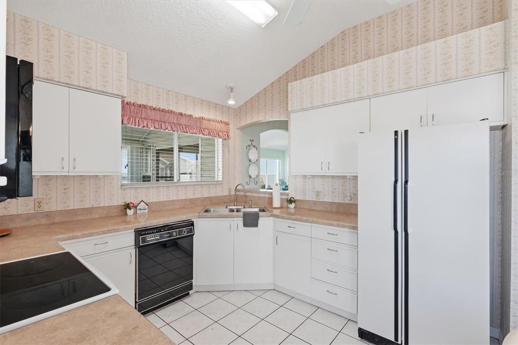For Sale: $339,000 (2 beds, 2 baths, 1541 Square Feet)